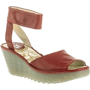 FLY London Women's Yula Wedge Pump Size 9